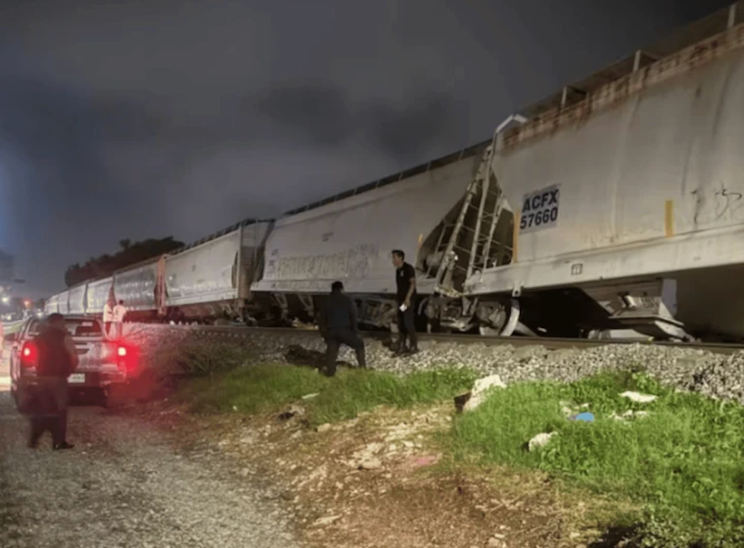Descarrilamiento de Tren de Carga en Veracruz: Accidente en Zona Montañosa sin Lesionados